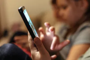 Reels की लत है बुरी! खराब कर रही आंखे और दिमाग, जानें इस आदत को कैसे करें कंट्रोल?