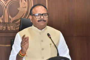 हरदोई: डिप्टी सीएम ब्रजेश पाठक का बड़ा एक्शन, सीएचसी में तैनात दो नर्सों को हटाया, डॉक्टर पर भी हो सकती है कार्रवाई