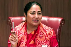 फीस वृद्धि : CM रेखा गुप्ता ने स्कूलों को नोटिस जारी करने की बात कही, कड़ी कार्रवाई की दी चेतावनी