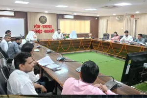 बाराबंकी: आधारकार्ड बनने में आ रही समस्याओं को करें दूर- डीएम  