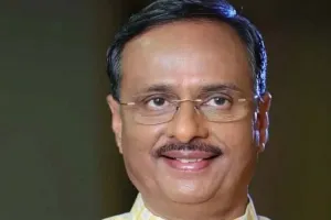 शुभम एक पिता का पुत्र नहीं, देश का सपूत गया: कानपुर में पहलगाम हमले में मृतक के परिजनों से मिले दिनेश शर्मा, संवेदना व्यक्त की