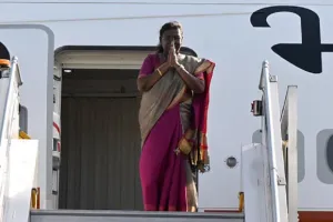 Portugal के लिस्बन पहुंचीं द्रौपदी मुर्मू, तीन दशकों में भारतीय राष्ट्रपति की यह पहली यात्रा...मिलेगा 'गार्ड ऑफ ऑनर'  