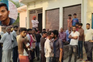 इटावा में प्रेमिका से मिलने घर गए प्रेमी की गोली मारकर हत्या: लड़की के पिता ने आवाज लगाई, पीछे मुड़ते ही की फायरिंग