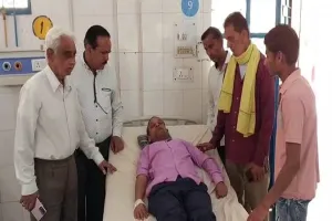 मुरादाबाद : पैसों के लेनदेन को लेकर दो पक्षों में विवाद, फायरिंग में मंदिर जा रहे युवक के पैर में लगी गोली...जिला अस्पताल में भर्ती 