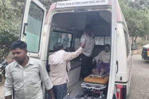 फर्रुखाबाद में गैस सिलेंडर फटने से लगी आग...चार महिलाएं सहित एक घायल, मदद के लिए चिल्लाते रहे लोग