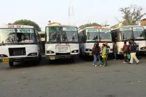 रोडवेज स्टेशन में डग्गामारी पर नहीं लग रही रोक, राजस्थान की बस सीज   