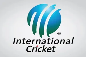 वनडे क्रिकेट में दो गेंद इस्तेमाल करने के नियम में बदलाव कर सकता है आईसीसी 
