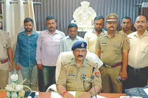 कानपुर देहात में फ्रेंचाइजी का लालच देकर ठगने वाले शातिर गिरफ्तार: गांव-गांव घूमकर बनाते निशाना, ये माल हुआ बरामद