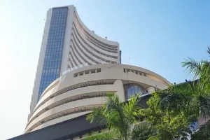 Share Market Closed : निवेशकों के सतर्क रुख अपनाने से शेयर बाजार मामूली बढ़त के साथ बंद 