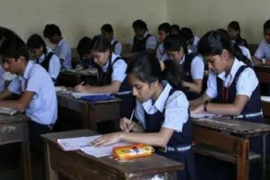 Delhi School : दिल्ली-NCR के स्कूलों में RTI अधिनियम का उल्लंघन, कक्षा 6-7 के छात्रों को रोकने पर पेरेंट्स ने उठाये सवाल  