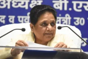 योगी सरकार पर भड़कीं मायावती, कहा -दलितों और महापुरुषों की प्रतिमा से बदसुलूकी करने वालों पर हो सख्त एक्शन