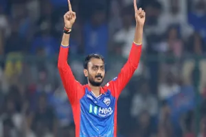 IPL 2025 : दिल्ली कैपिटल्स के कप्तान अक्षर पटेल पर लगा 12 लाख रुपए का जुर्माना, जानिए क्यों? 