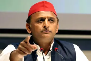 केंद्र क्षेत्रीय दलों में विद्रोह भड़काने के लिए संविधान संशोधन विधेयक लाया : अखिलेश यादव