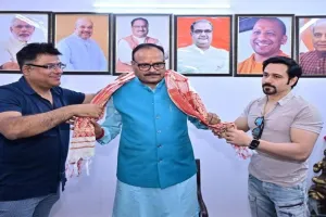 मायानगरी के सितारों को रास आने लगी अवध की सरजमीं : लखनऊ पहुंचे अभिनेता इमरान हाशमी ने डिप्टी सीएम से की मुलाकात
