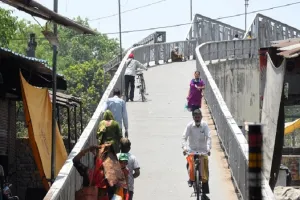 मुरादाबाद : कल से बंद हो जाएगा कपूर कंपनी का पुराना पुल, नए पुल के निर्माण को रखे जाएंगे गर्डर