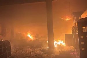 Chitrakoot Fire; खाद्य पदार्थों के गोदाम में आग से करोड़ों का नुकसान, तरह-तरह की हो रही चर्चाएं