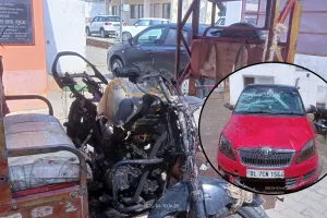 बदायूं: दबंगों ने पहले लाठी डंडों से पीटा, फिर बाइक को लगा दी आग