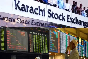 पाकिस्‍तान में भी हाहाकार, शेयर बाजार में 8,000 अंक की भारी गिरावट...रोका गया कारोबार 