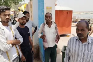 Suicidal move: बीमारी से तंग आकर पीपा पुल से युवक ने नदी में लगाई छलांग, रेस्क्यू जारी