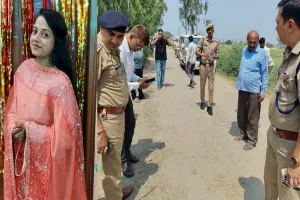 बिजनौर : प्रेमिका की गोली मारकर हत्या, हाथ में तमंचा लेकर सरेंडर करने थाने पहुंचा प्रेमी 