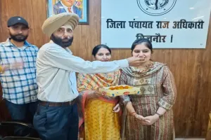 बिजनौर की डीपीआरओ ने गाड़े झंडे...यूपीएससी परीक्षा में मिली 103 वीं रैंक