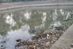 ज्वालामुखी मंदिर के अभरन सरोवर में गंदगी : श्रद्धालुओं में बीमारी का खतरा