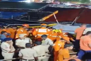 विशाखापत्तनम : सिंहाचलम मंदिर में दीवार गिरने से सात लोगों की मौत, कई घायल