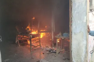 Moradabad : गेहूं क्रय केंद्र में लगी भीषण आग, गेहूं और फाइलें जलकर राख...मची अफरातफरी