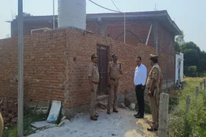 बदायूं: बिना अनुमति चल रहा था निर्माण, अधिकारियों ने सील कराई मस्जिद