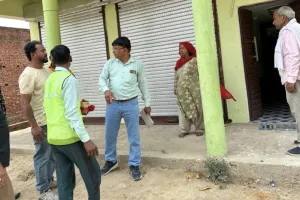 बाराबंकी : रेलवे ओवरब्रिज का काम शुरू, सेतु निगम टीम ने किया निरीक्षण