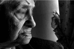 कासगंज: मां से बोला बेटा-'न तू जीने देती है और न मरने'...अब खेत से मिला बुजुर्ग महिला का शव