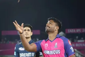 IPL 2025 : हार के बाद RR को एक और तगड़ा झटका, धीमी ओवर गति के लिए संजू सैमसन पर लगा 24 लाख रुपये का जुर्माना 