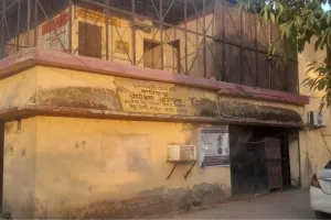 बदायूं: गर्मी में बिजली कटौती, उपभोक्ताओं को हो रही परेशानी