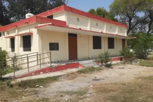 पीलीभीत: क्रीड़ा परिसर का काम तीन साल बाद भी अधूरा, उपकरण न लगाए जाने से परेशानी