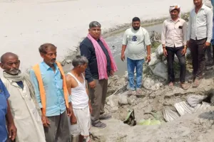 कासगंज: रेत की बोरियों वाला कच्चा बांध टूटा, अब 50 गांवों के सामने संकट