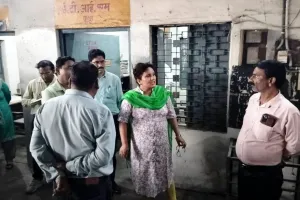 पीलीभीत बस स्टैंड की अव्यवस्थाओं पर एडीएम का छापा, एआरएम पर फूटी भड़ास