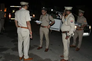 लखीमपुर में एसपी की तड़के जांच में खुली पोल, ड्यूटी से गैरहाजिर मिले 9 पुलिसकर्मी
