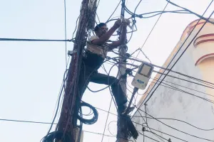 बरेली: गर्मी में बिजली व्यवस्था फेल, करोड़ों खर्च के बाद भी ट्रिपिंग और फाल्ट ने बढ़ाई मुसीबत