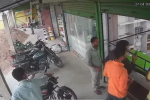 लखीमपुर में शराब के ओवररेटिंग पर बवाल, युवक ने तमंचा लहराकर दी धमकी