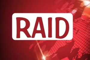 लखीमपुर खीरी: घर में छिपा रखा था सागौन का खजाना, वन विभाग की टीम ने मारा छापा