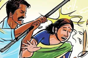 कासगंज: महिला के घर पर लाठी-डंडों से हमला, चार लोग गंभीर रूप से घायल