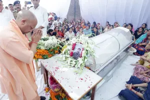 जब तक सूरज चांद रहेगा, शुभम तेरा नाम रहेगा...कानपुर के ड्योढ़ी घाट में हुआ अंतिम संस्कार: CM योगी ने दी श्रद्धांजलि, बोले- ताबूत में ये आखिरी कील