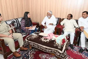 कासगंज पहुंचे जल शक्ति मंत्री ने की समीक्षा बैठक...लिफ्ट कैनाल बनाने के दिए निर्देश