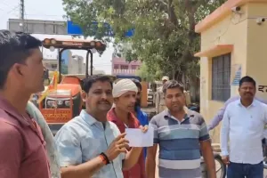 लखीमपुर खीरी: गेहूं तौल में अंतर मिलने पर किसानों ने किया हंगामा