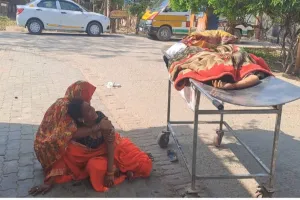 Hardoi News : जच्चा-बच्चा की इलाज के दौरान मौत, स्टाफ नर्स पर पैसे मांगने का आरोप