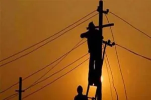 लाइन मेंटेनेंस के कारण छह घंटे तक ठप रही बिजली आपूर्ति 