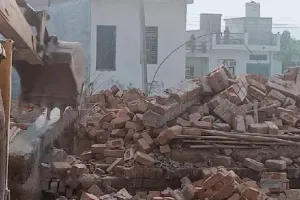 गुरुग्राम हत्याकांड के आरोपी के घर पर चला बुलडोजर    