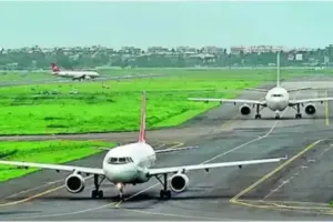 दिल्ली: तेज हवाओं और भारी बारिश के चलते जारी हुआ रेड अलर्ट,  उड़ानें की गई डायवर्ट, इंडिगो और एयर इंडिया ने जारी की एडवाइजरी