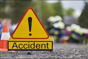 Hathras News: कार और मोटरसाइकिल की टक्कर, दो महिलाओं की दर्दनाक मौत