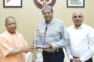 लखनऊ : पूर्व क्रिकेटर कपिल देव ने CM से की मुलाकात